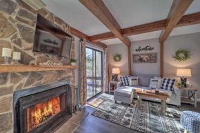 Charming Mountain Townhome with Deck, Fireplace